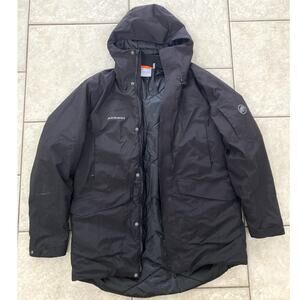 Mammut parka mens large cold anorak cold weather waterproof raincoat outdoors